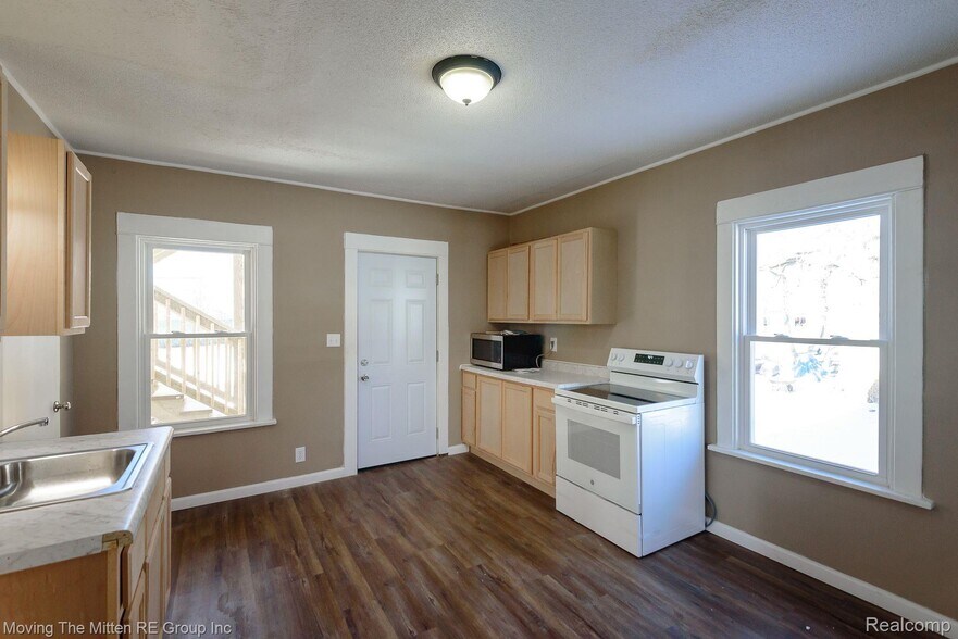 More Photos Of 230 Almyra Ave, Monroe Apartments For Sale