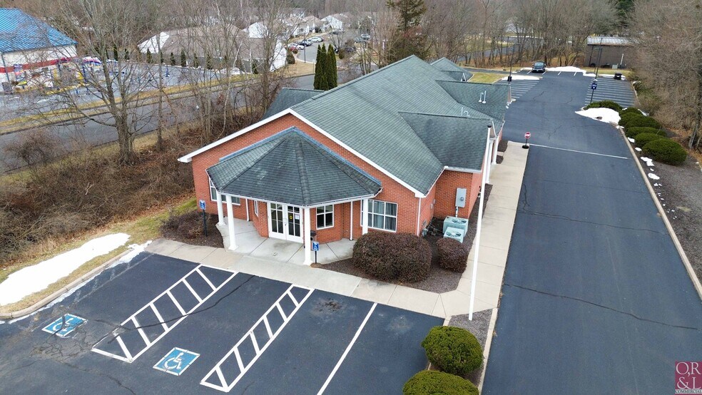 More Photos Of 1009 New Haven Rd, Naugatuck Bank For Sale