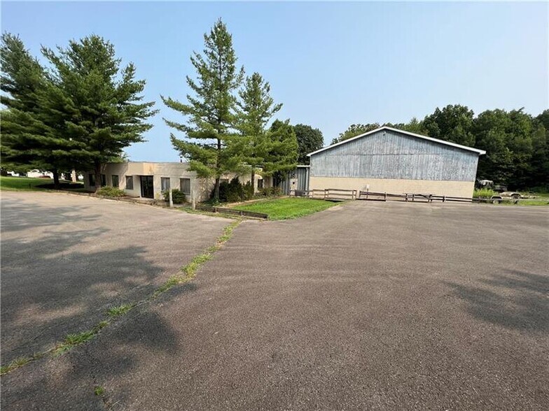 More Photos Of 657 Northgate Cir, New Castle Warehouse For Sale