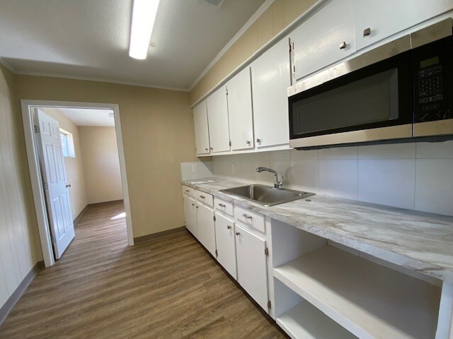 More Photos Of 1501 Dupont, Orange Warehouse For Lease