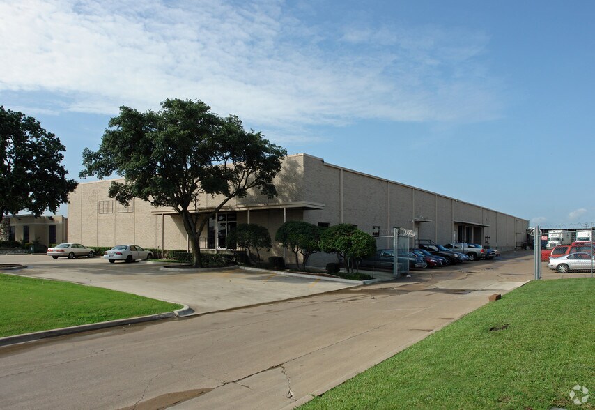 Primary Photo Of 9119 John Carpenter Fwy, Dallas Warehouse For Sale