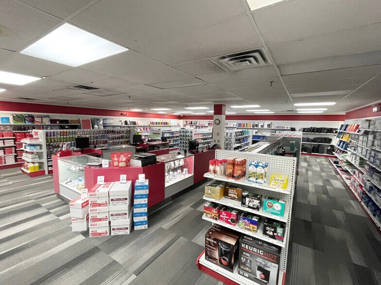 More Photos Of 123 Lutz St, Moncton Flex For Lease