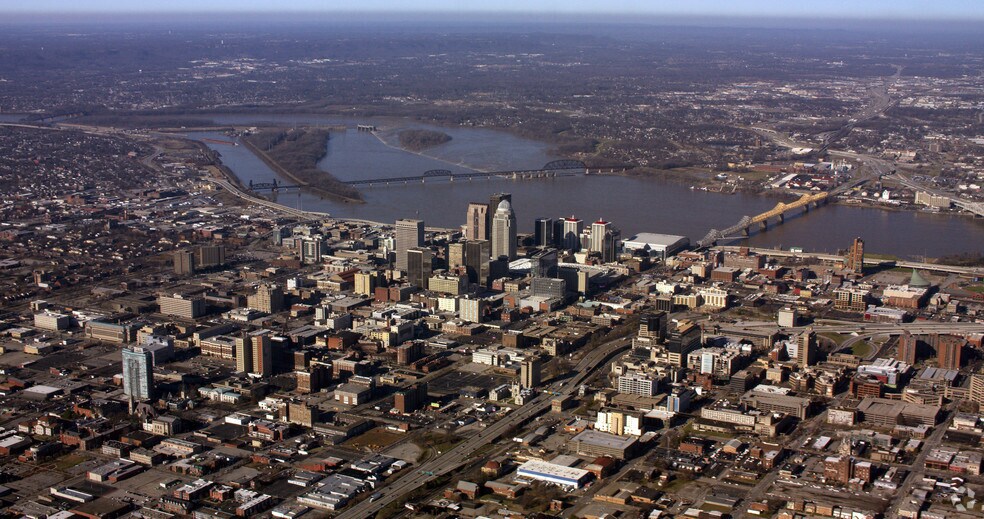 More Photos Of 300 E Market St, Louisville Office For Lease