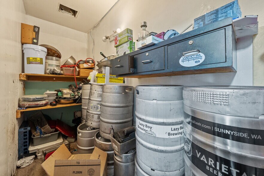 More Photos Of 351 Park Ave N, Renton General Retail For Sale