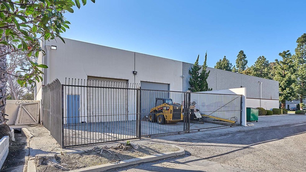 More Photos Of 13810 Bentley Pl, Cerritos Warehouse For Lease