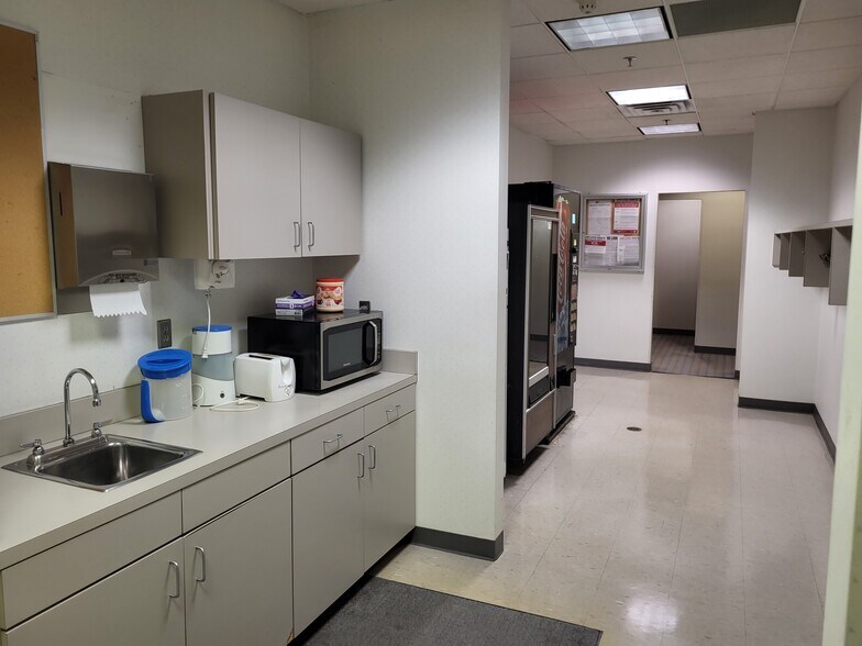 More Photos Of 2900 O St, Lincoln Office For Lease