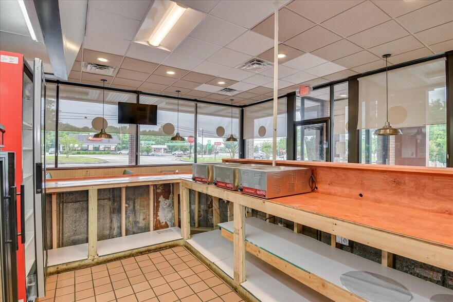 More Photos Of 115 Elm St, Lincolnton Restaurant For Lease