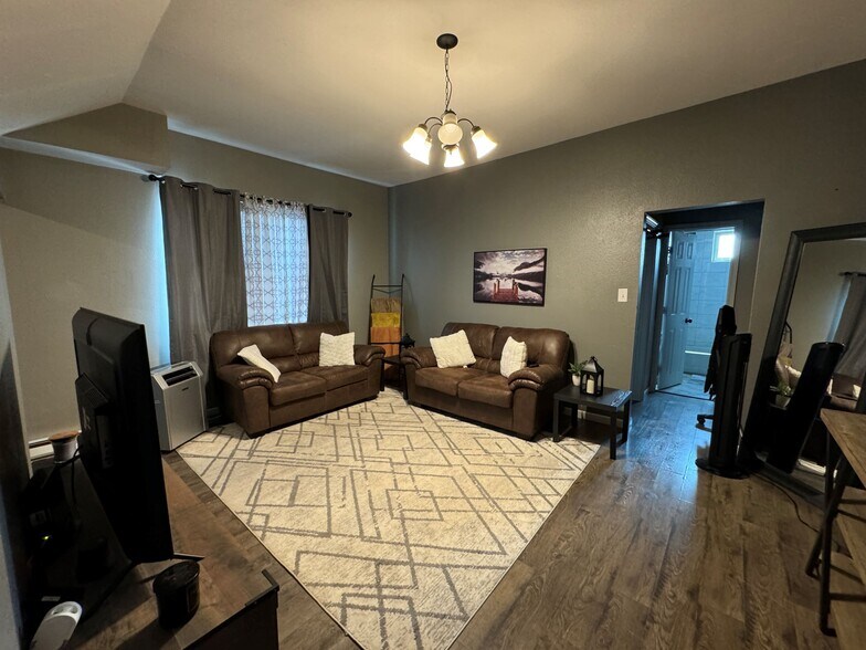 More Photos Of 112 NW 2nd Ave, Mandan Storefront Retail Residential For Sale