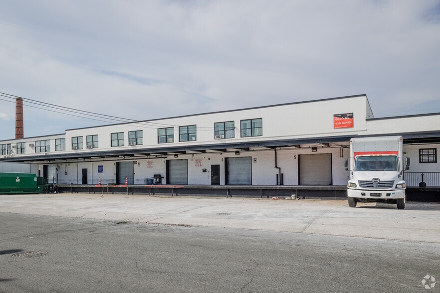 More Photos Of 1000 Jefferson Ave, Elizabeth Distribution For Lease