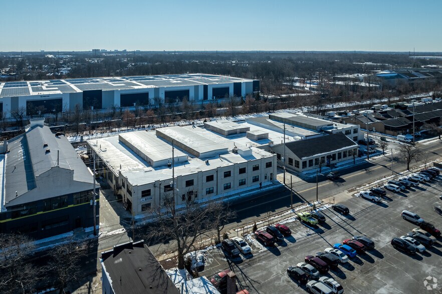 More Photos Of 544-600 Lincoln Blvd, Middlesex Warehouse For Lease