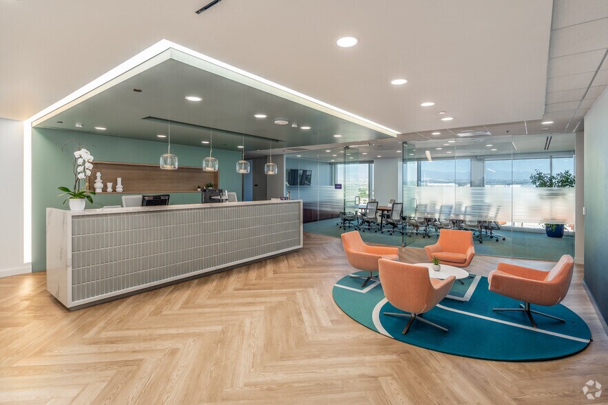 More Photos Of 100 Spectrum Center Dr, Irvine Coworking Space