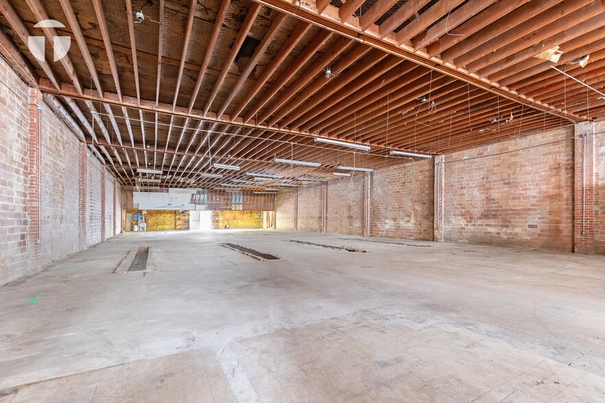 More Photos Of 1721 Del Paso Blvd, Sacramento Storefront Retail Office For Sale