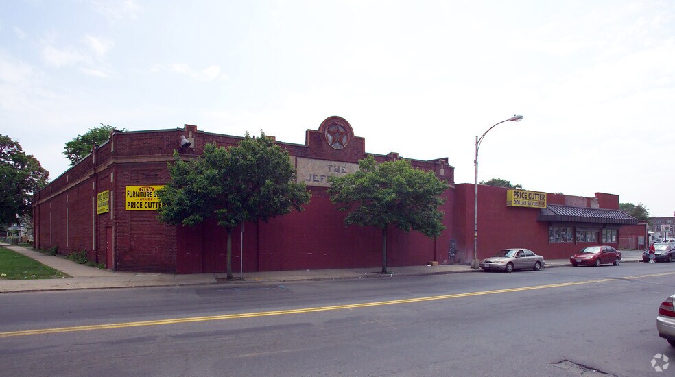 More Photos Of 2625-2633 Main St, Springfield Freestanding For Lease