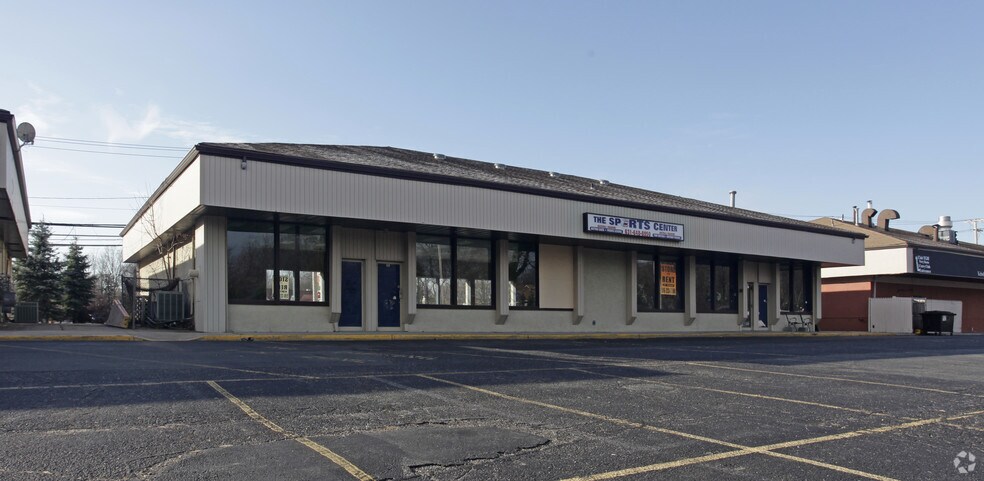 More Photos Of 2807 Middle Country Rd, Lake Grove Freestanding For Lease