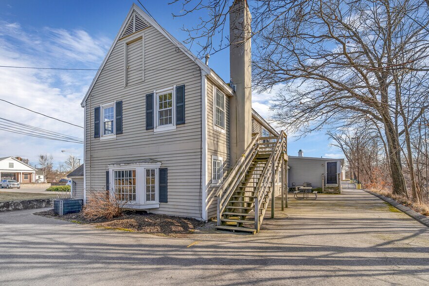 More Photos Of 311 Boston Post Rd, Wayland Office For Sale