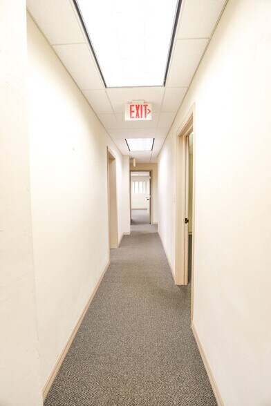 More Photos Of 200-204 W University Ave, Gainesville Office For Lease