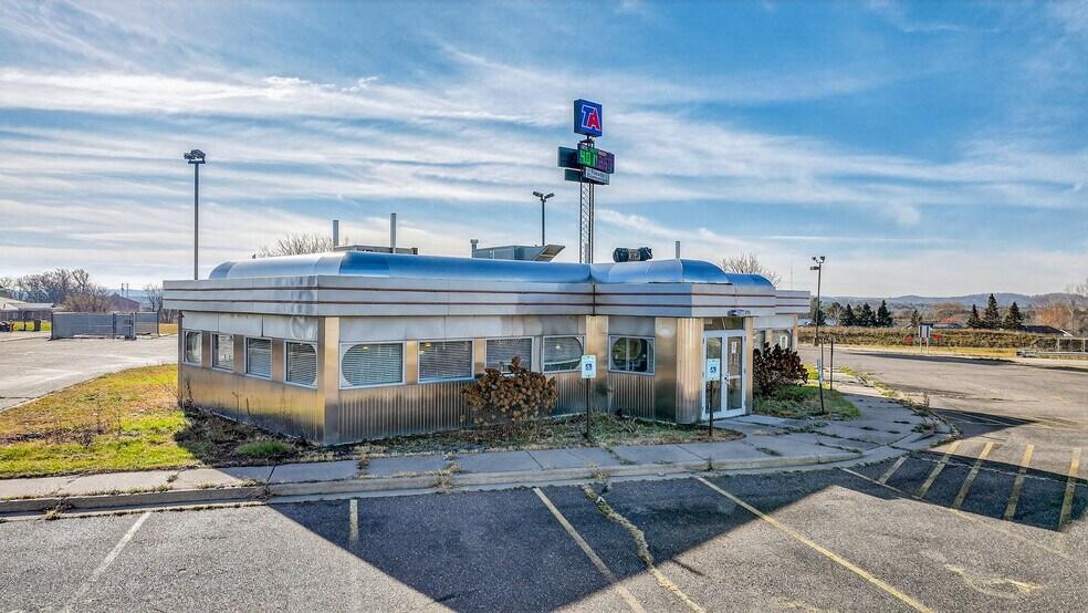 More Photos Of 12701 10th St, Osseo Restaurant For Sale