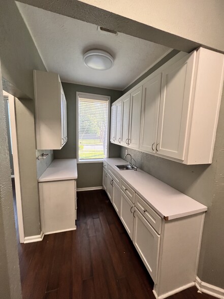 More Photos Of 2474 Broadway, Beaumont Medical For Sale