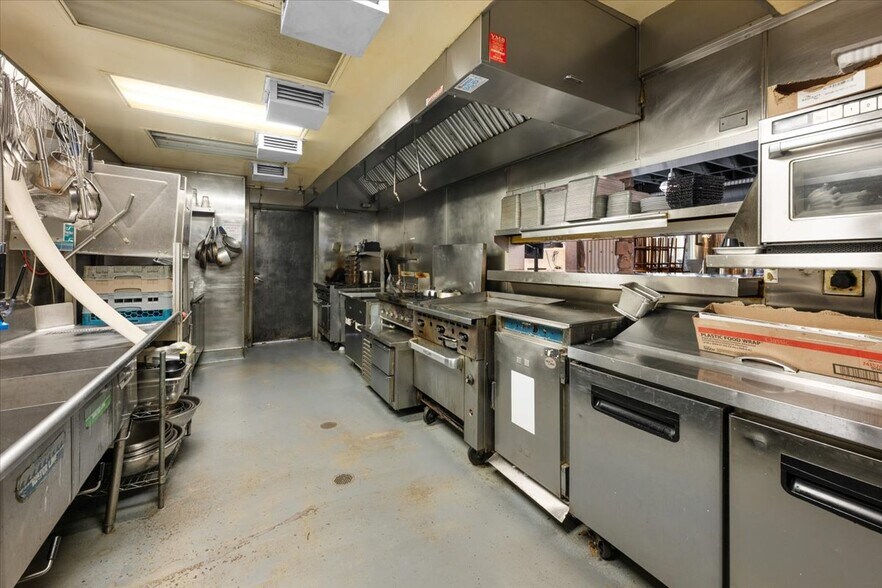 More Photos Of 40827 Stone Rd, Big Bear Lake Freestanding For Sale