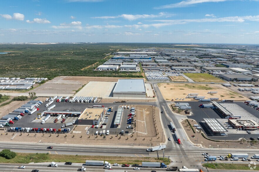 More Photos Of 172 Interamerica Blvd, Laredo Warehouse For Lease