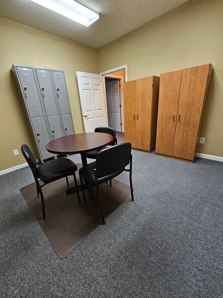 More Photos Of 500 W Lanier Ave, Fayetteville Office For Sale