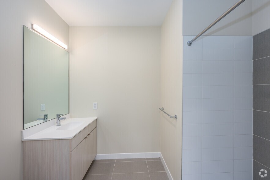 More Photos Of 39 Trotter Rd, Weymouth Apartments For Lease