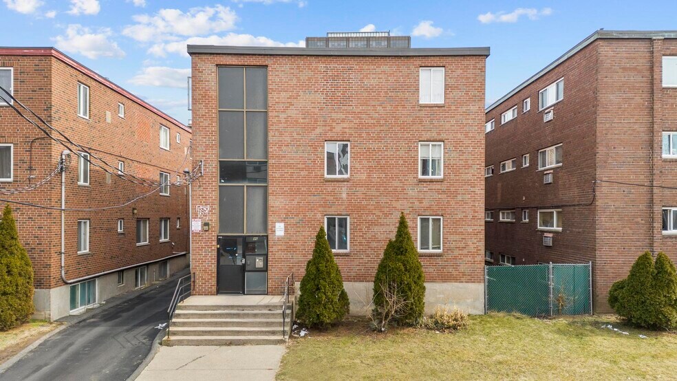 More Photos Of 36 Huntington St, Hartford Apartments For Sale
