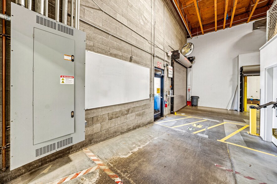 More Photos Of 710 Jefferson Ave, Ashland Light Manufacturing For Lease