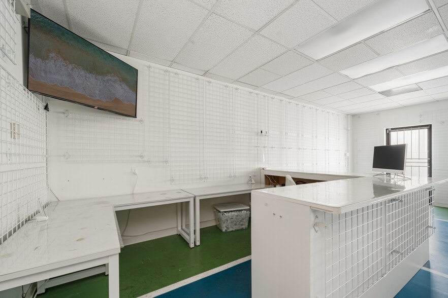 More Photos Of 1847 S Kihei Rd, Kihei Storefront Retail Office For Sale