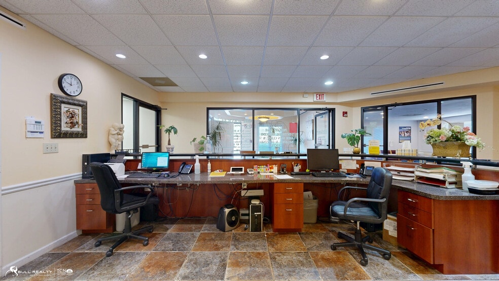 More Photos Of 1686 Roswell Rd, Marietta Office Residential For Sale