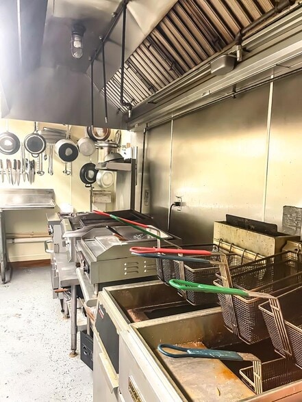 More Photos Of 9104 Starling Creek Rd, Saxis Restaurant For Sale