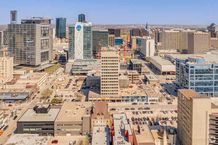 More Photos Of 233 Kennedy St, Winnipeg Apartments For Lease