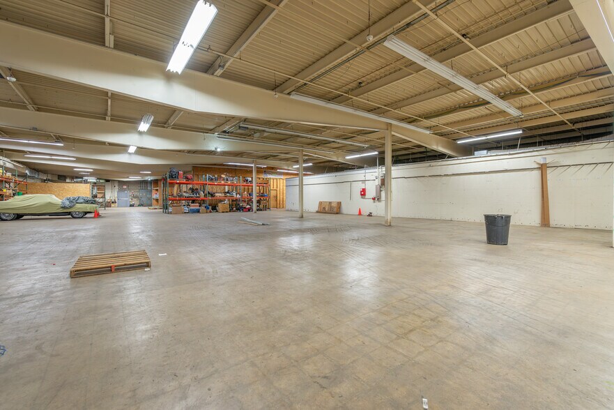 More Photos Of 1650 S Galena Ave, Freeport Industrial For Sale