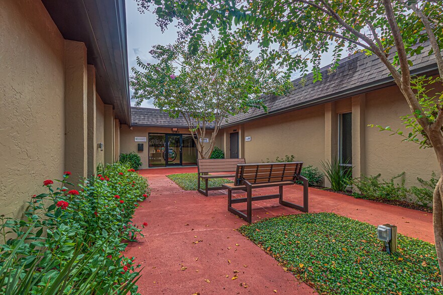 More Photos Of 119 W Plymouth Ave, Deland Unknown For Lease