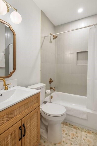 More Photos Of , Houston Multifamily For Sale