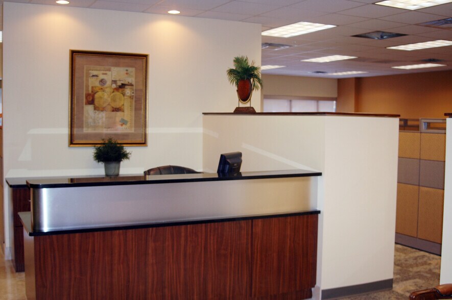 More Photos Of 1120 E Kennedy Blvd, Tampa Office For Lease