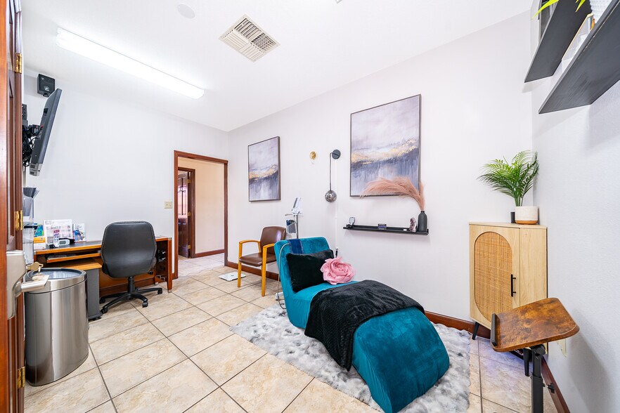 More Photos Of 809 E Oak St, Kissimmee Medical For Sale