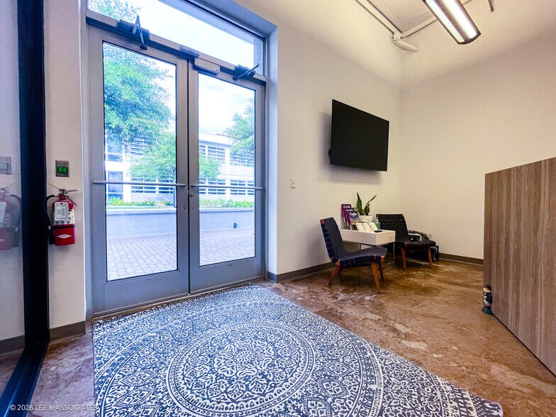More Photos Of 100-112 SW 6th St, Gainesville Office For Lease