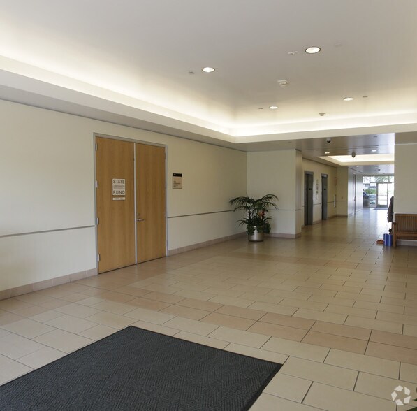More Photos Of 2400 Empire Ave, Burbank Office For Lease