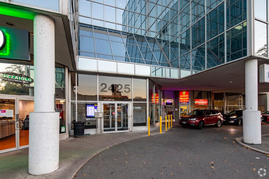 More Photos Of 2425 Bloor St W, Toronto Medical For Lease
