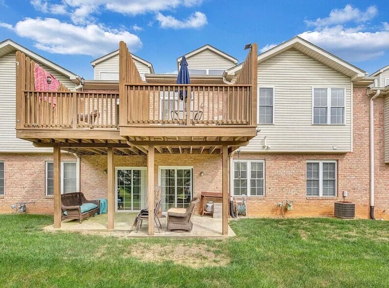 More Photos Of 5512 Capulet Ct, Cave Spring Multifamily For Sale