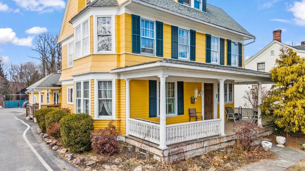More Photos Of 3630 Main St, Stone Ridge Restaurant For Sale