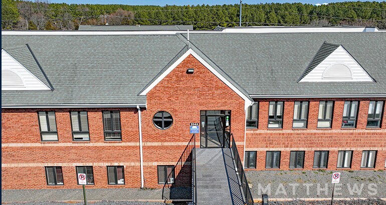 More Photos Of 2 Cardinal Park Dr, Leesburg Office For Sale
