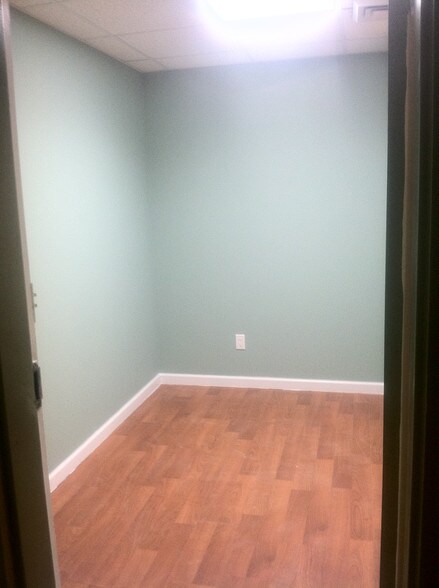 More Photos Of 1 Barstow Rd, Great Neck Apartments For Sale