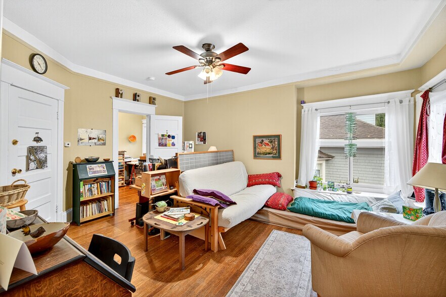 More Photos Of 132 30th Ave, Seattle Apartments For Sale
