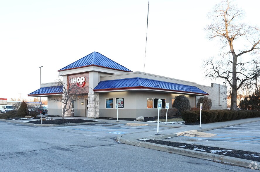 More Photos Of 2550 South Rd, Poughkeepsie Restaurant For Lease