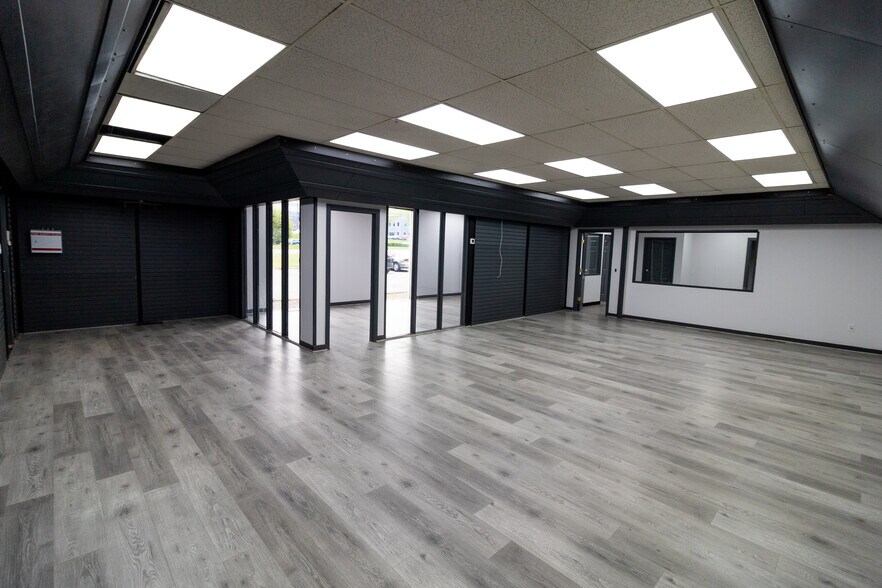 More Photos Of 3501 23rd St NE, Calgary Warehouse For Lease