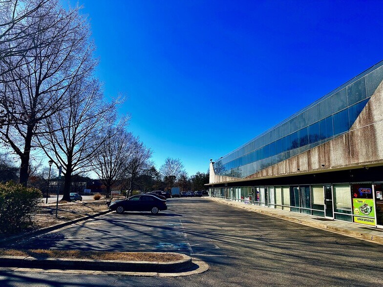 More Photos Of 2301 Dorsey Rd, Glen Burnie Office Residential For Lease