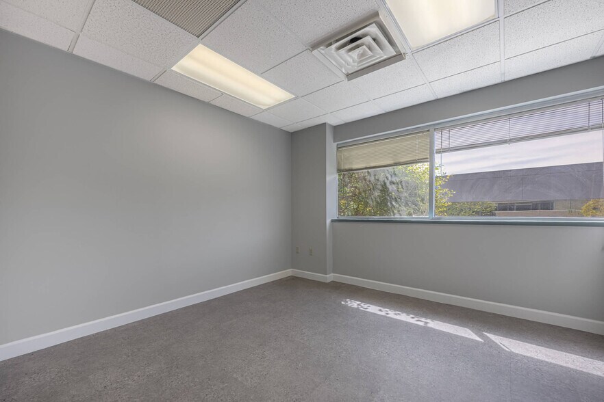 More Photos Of 7271 N Main St, Dayton Medical For Lease