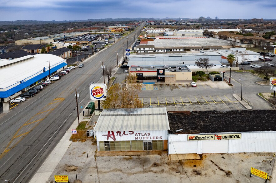 More Photos Of 3350 Fredericksburg Rd, San Antonio Auto Repair For Lease